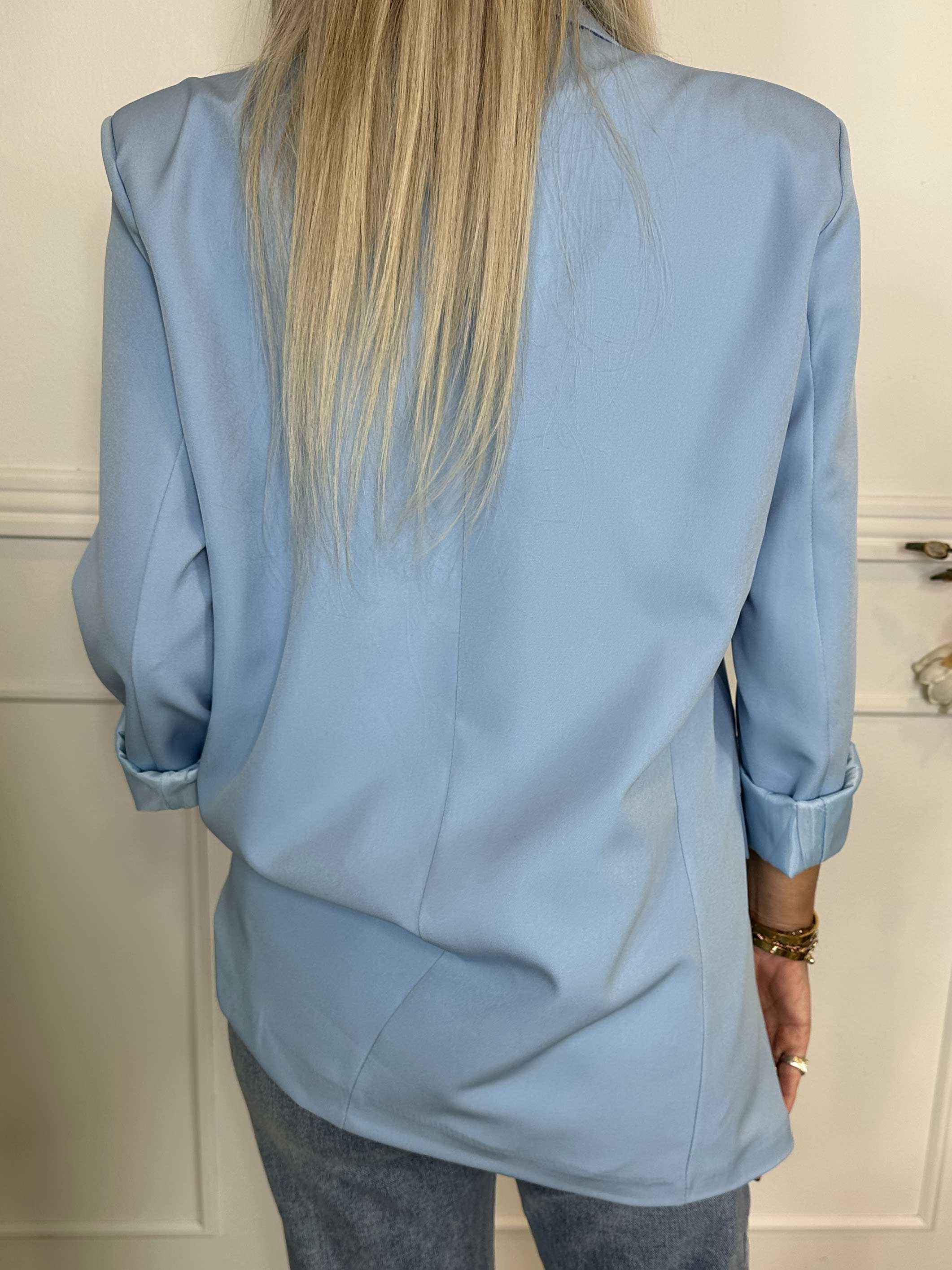 Kaisa - Farvet stilren blazer med knapper